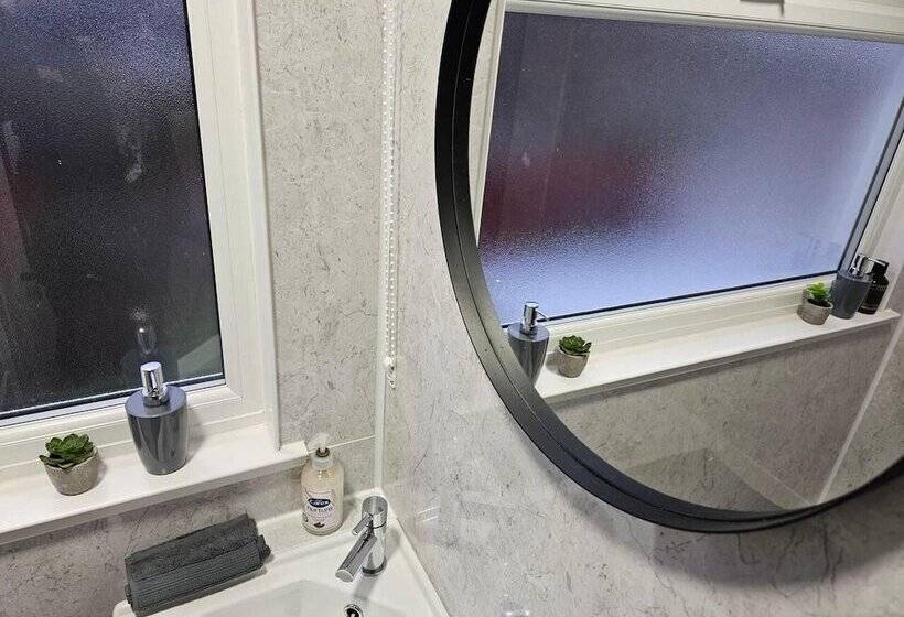 דירת נופש Immaculate 3bedroom House In Birmingham