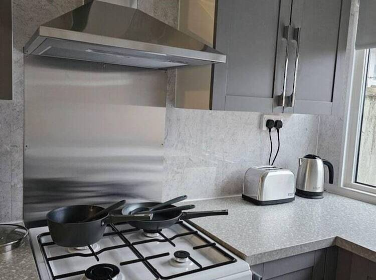 דירת נופש Immaculate 3bedroom House In Birmingham