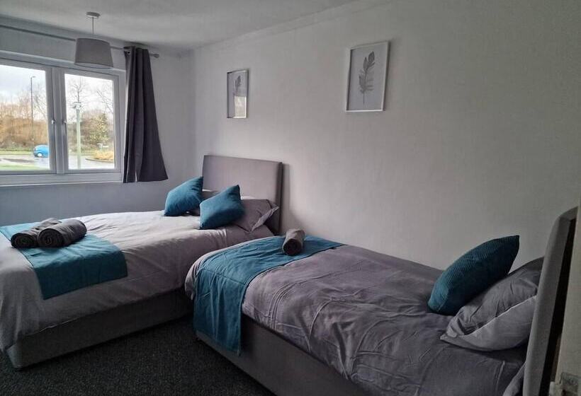 דירת נופש Immaculate 3bedroom House In Birmingham