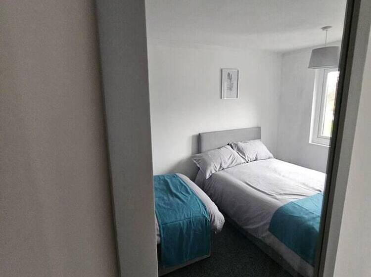 דירת נופש Immaculate 3bedroom House In Birmingham