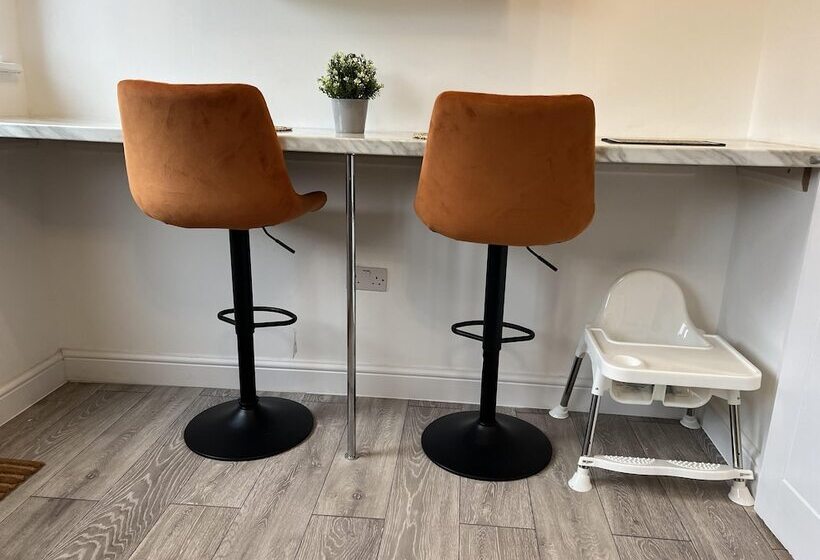 إقامة Ldeal Home For Large Groups,families & Contractors