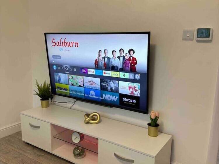 إقامة Ldeal Home For Large Groups,families & Contractors