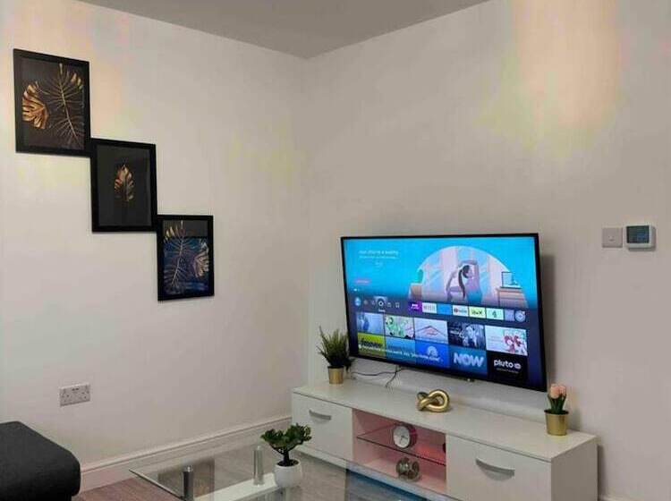 إقامة Ldeal Home For Large Groups,families & Contractors