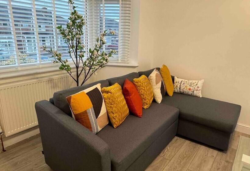 إقامة Ldeal Home For Large Groups,families & Contractors