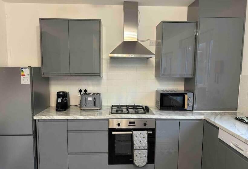 דירת נופש Ldeal Home For Large Groups,families & Contractors