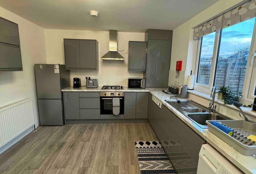 דירת נופש Ldeal Home For Large Groups,families & Contractors