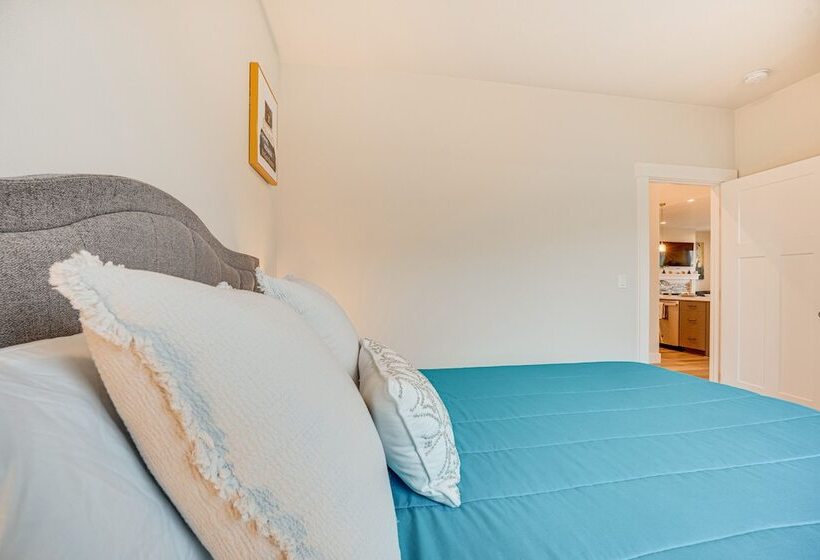 Richland Home W/ Hot Tub: Wineries, Hikes & More!