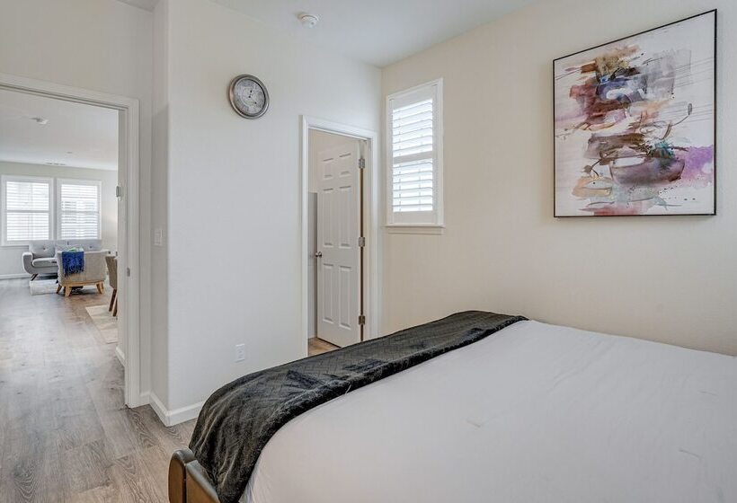 Richmond Vacation Rental: 1 Mi To Shoreline