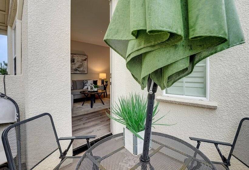 Richmond Vacation Rental: 1 Mi To Shoreline