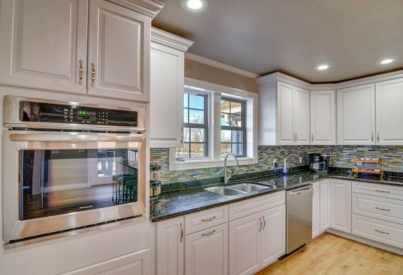 River View Somerset Home: Large Deck, Fire Pit!