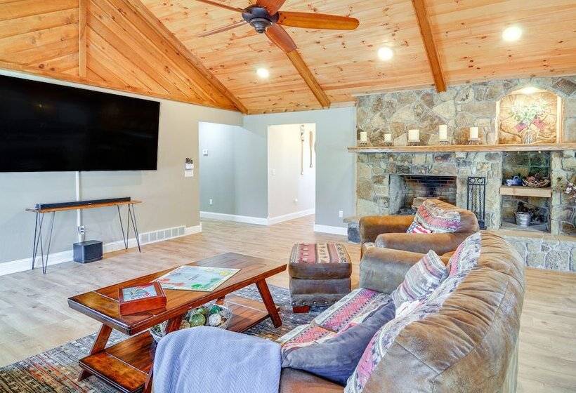 River View Somerset Home: Large Deck, Fire Pit!