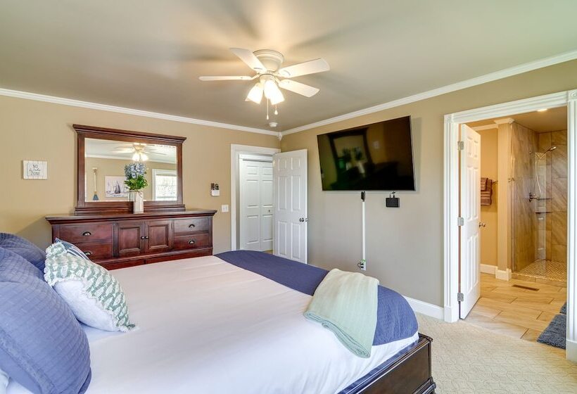 River View Somerset Home: Large Deck, Fire Pit!