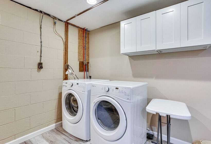 Rock Hill Home W/ Fire Pit On Wanaksink Lake!