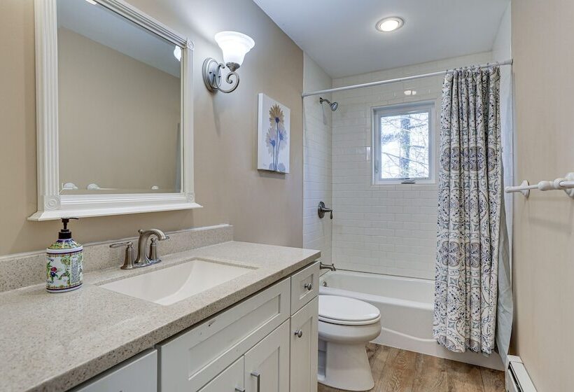 Rock Hill Home W/ Fire Pit On Wanaksink Lake!