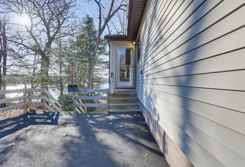 Rock Hill Home W/ Fire Pit On Wanaksink Lake!