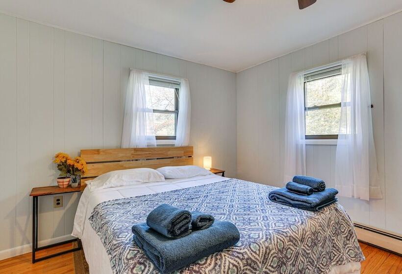 Rock Hill Home W/ Fire Pit On Wanaksink Lake!