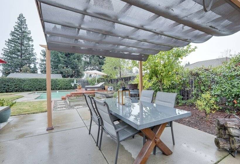 Roseville Home W/ Pool, 5 Mi To Folsom Lake!