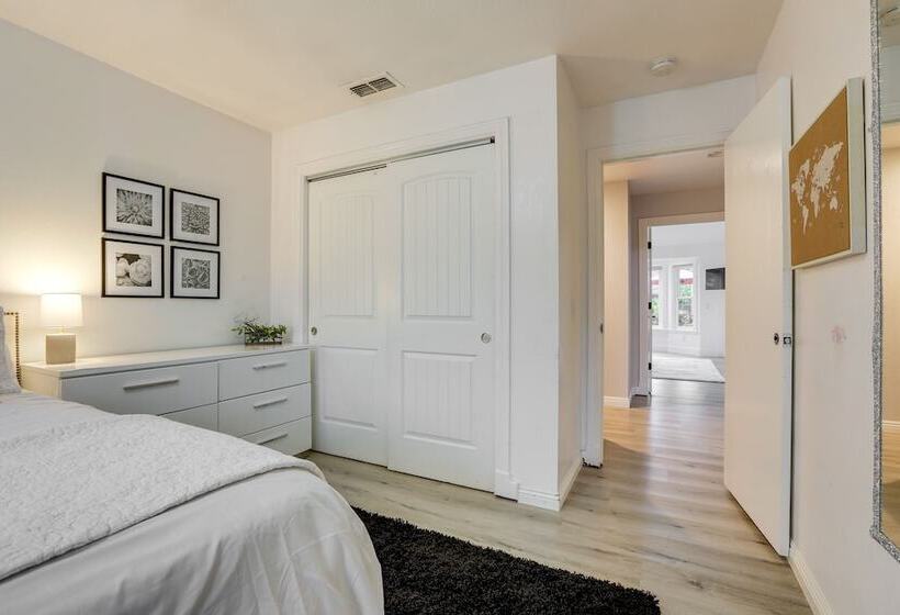 Roseville Home W/ Pool, 5 Mi To Folsom Lake!