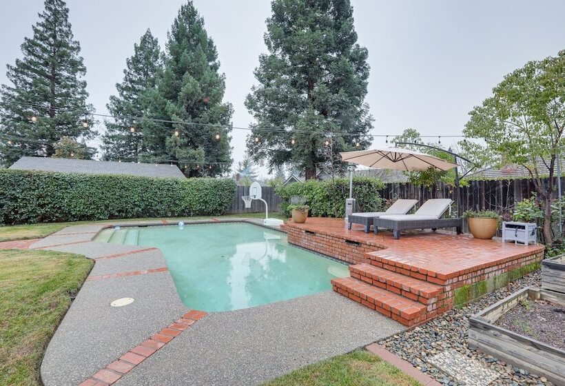 Roseville Home W/ Pool, 5 Mi To Folsom Lake!
