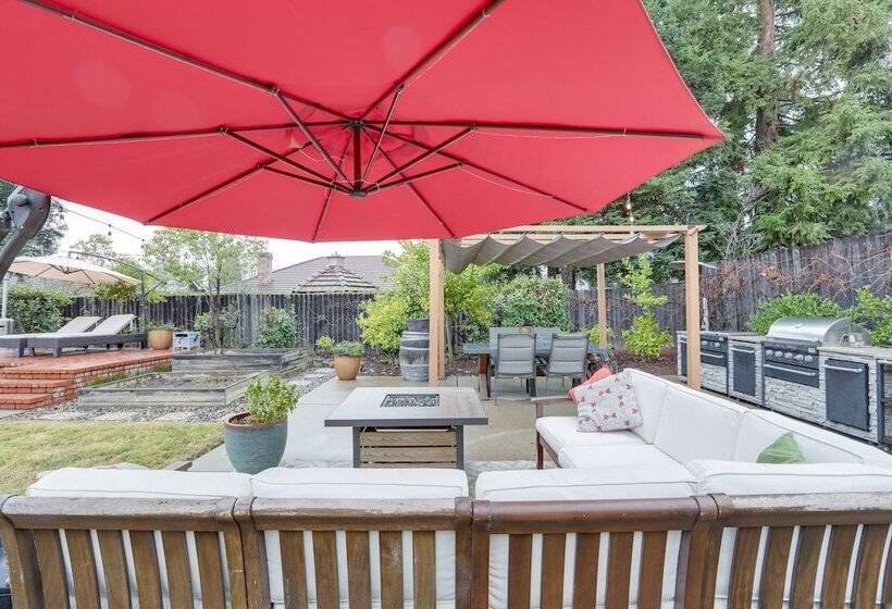 Roseville Home W/ Pool, 5 Mi To Folsom Lake!