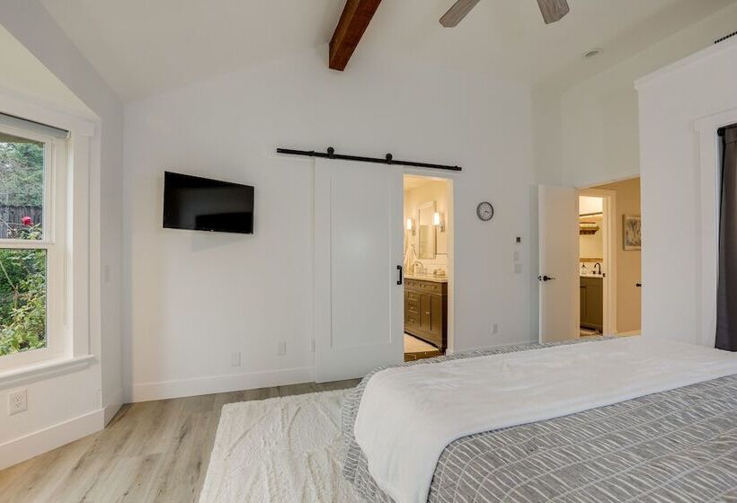 Roseville Home W/ Pool, 5 Mi To Folsom Lake!