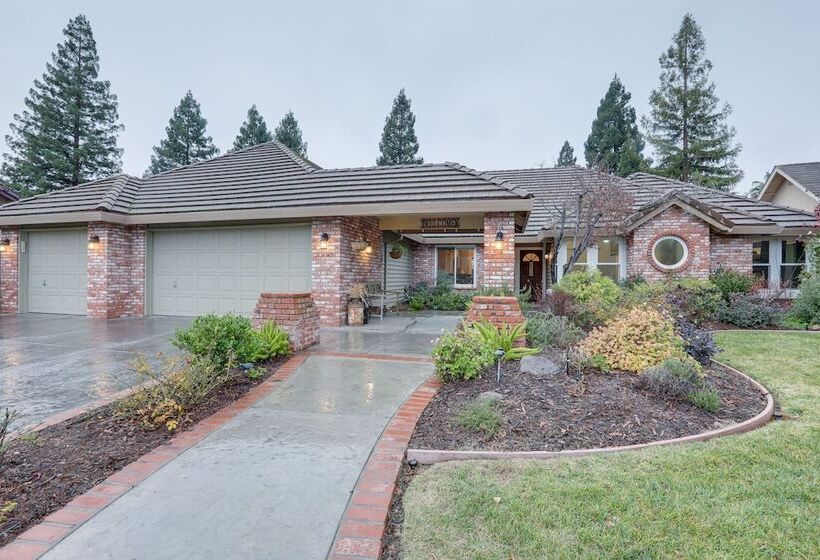 Roseville Home W/ Pool, 5 Mi To Folsom Lake!
