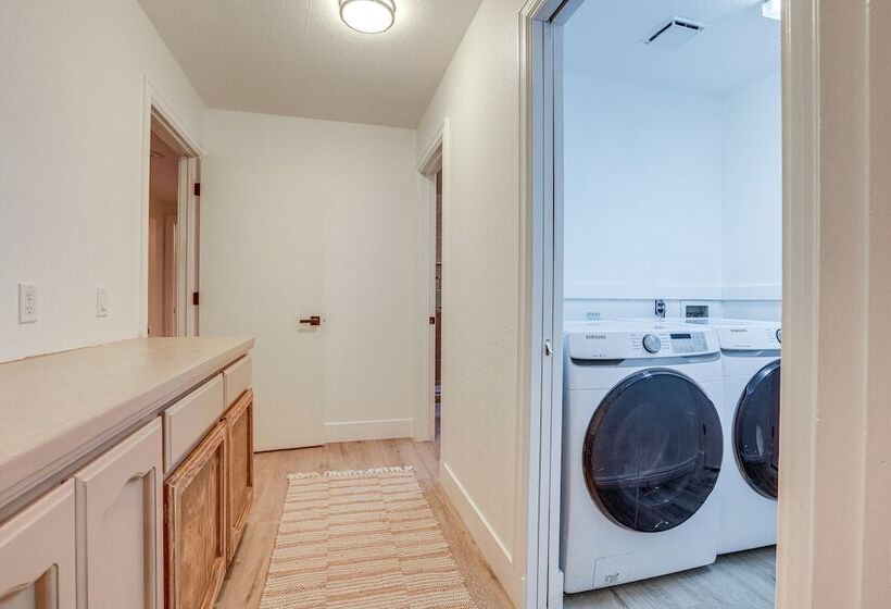 Roseville Home W/ Pool, 5 Mi To Folsom Lake!