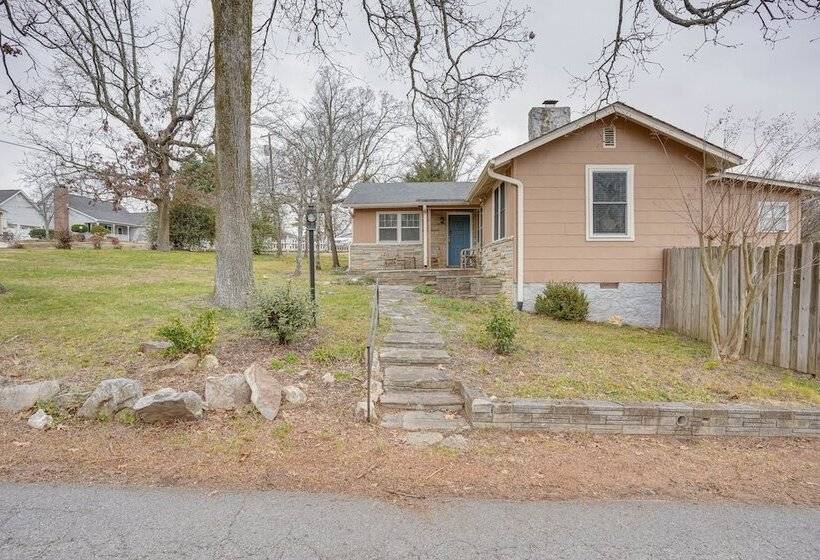 Rossville Home Near Downtown & Lookout Mountain!