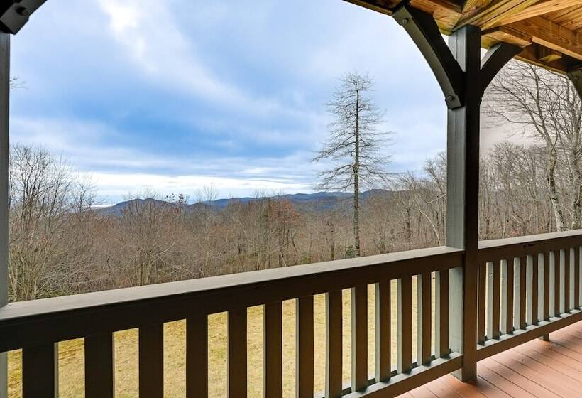 Sapphire Mountaintop Cabin W/ Views & 2 Decks