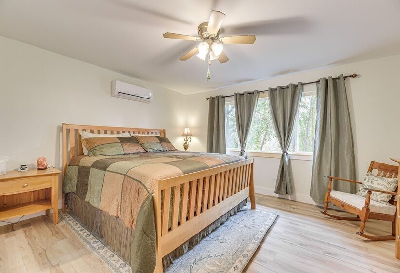 Serene Shelton Home Puget Sound Access!