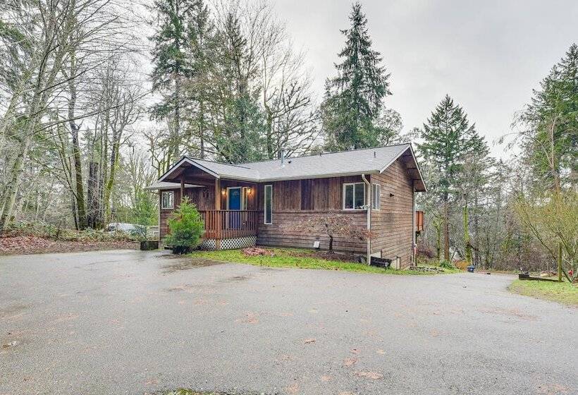 Serene Shelton Home Puget Sound Access!