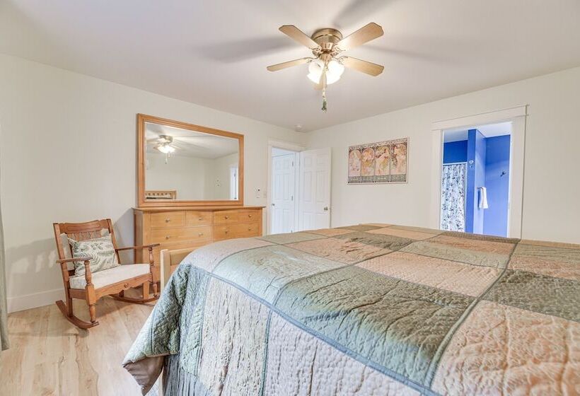 Serene Shelton Home Puget Sound Access!