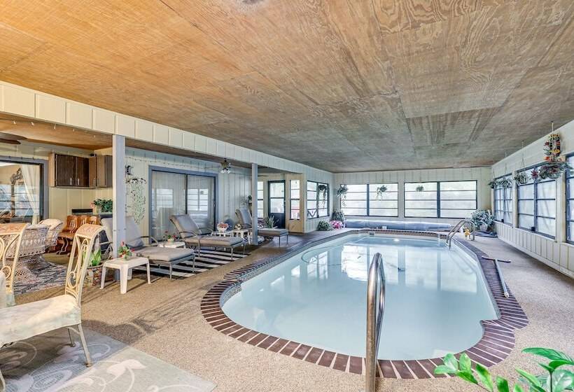 Spacious Brandon Home: 10 Mi To Downtown Tampa!