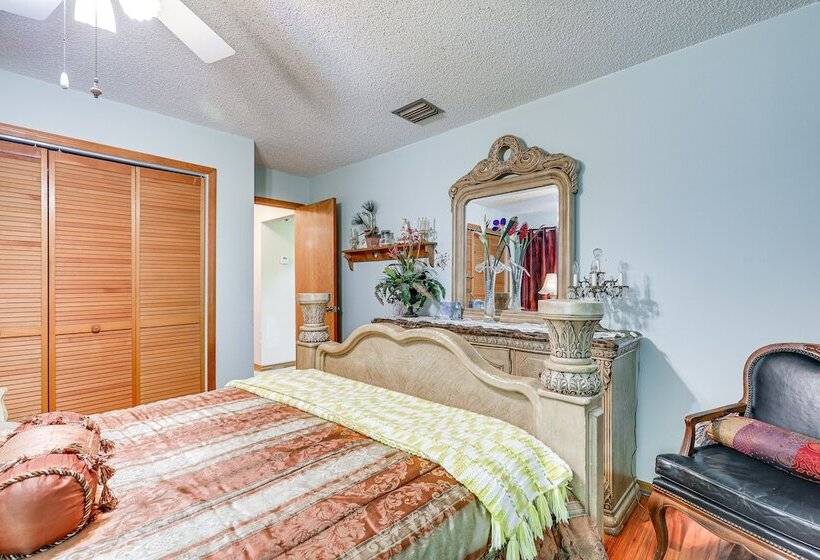 Spacious Brandon Home: 10 Mi To Downtown Tampa!