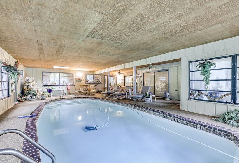 Spacious Brandon Home: 10 Mi To Downtown Tampa!