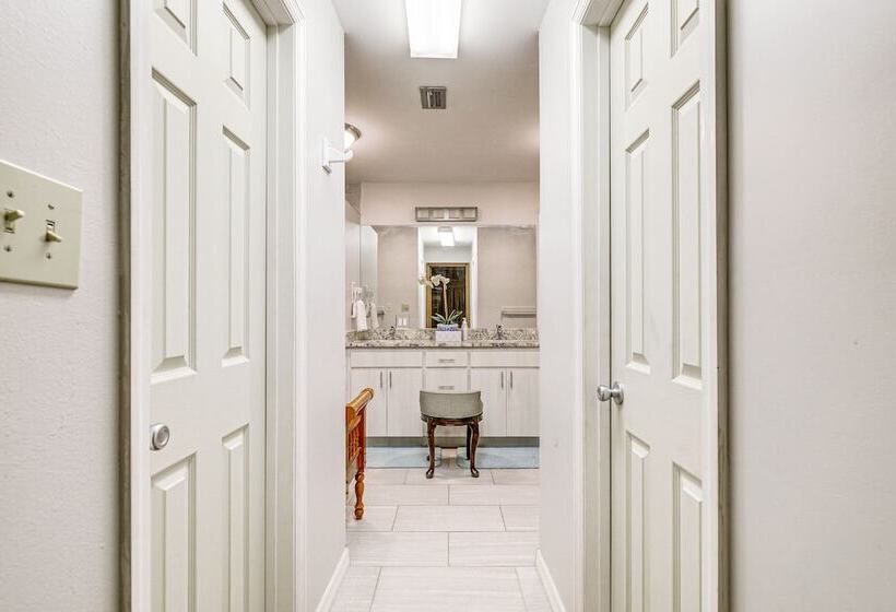 Spacious Brandon Home: 10 Mi To Downtown Tampa!