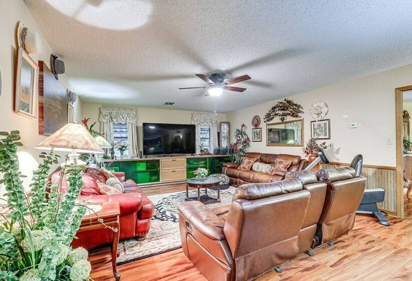 Spacious Brandon Home: 10 Mi To Downtown Tampa!