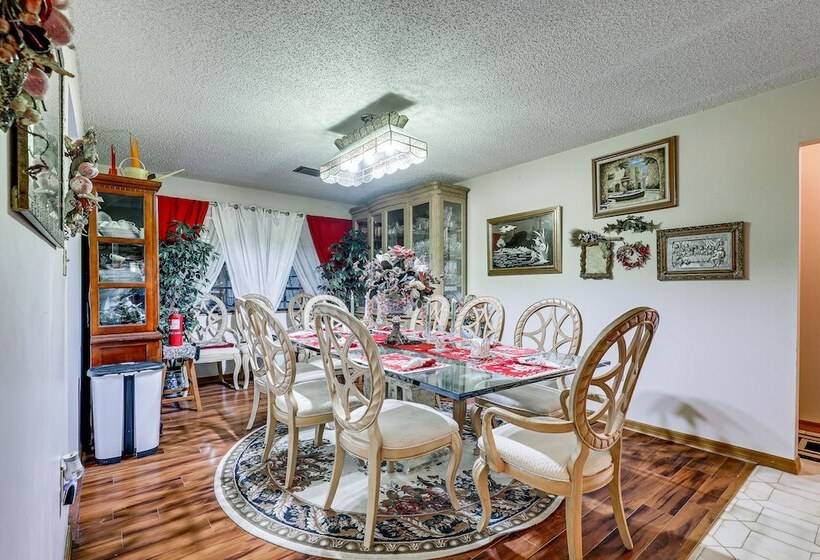 Spacious Brandon Home: 10 Mi To Downtown Tampa!