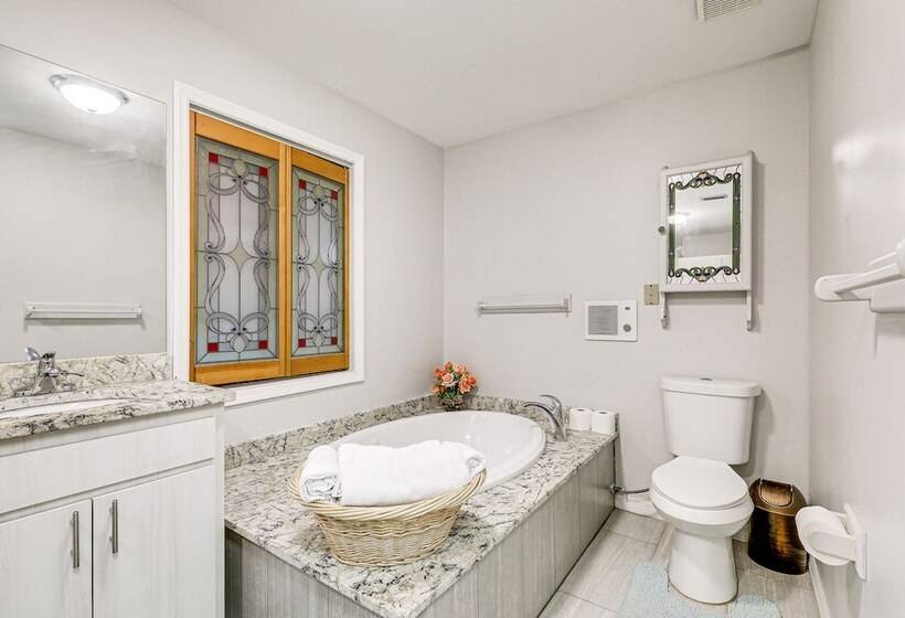 Spacious Brandon Home: 10 Mi To Downtown Tampa!