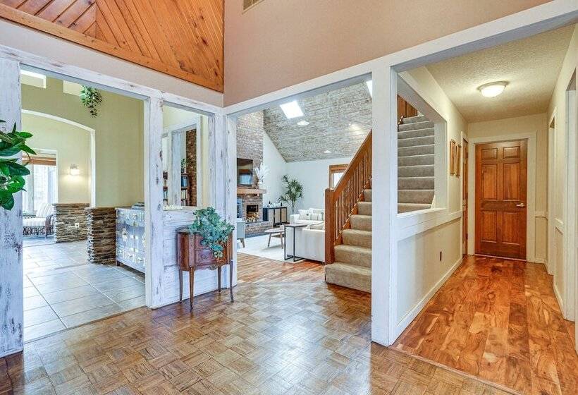 Spacious Fort Wayne Home W/ Hot Tub + Sauna!