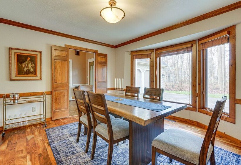 Spacious Fort Wayne Home W/ Hot Tub + Sauna!