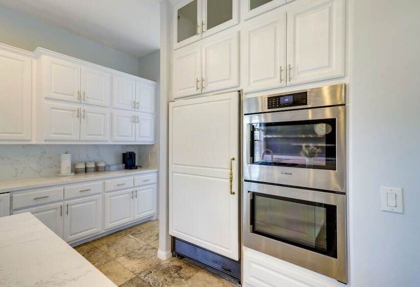 Spacious Houston Home ~ 12 Mi To Downtown!