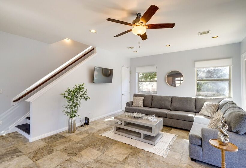 Spacious Houston Home ~ 12 Mi To Downtown!