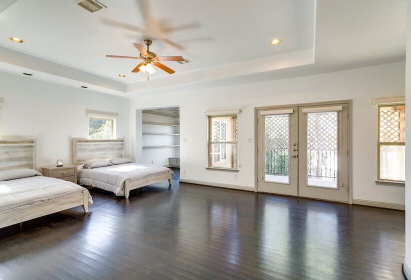 Spacious Houston Home ~ 12 Mi To Downtown!