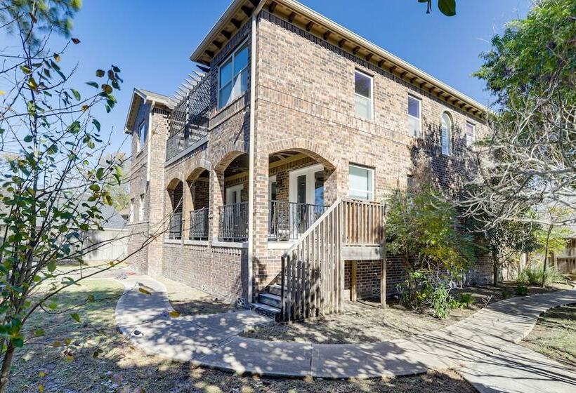 Spacious Houston Home ~ 12 Mi To Downtown!