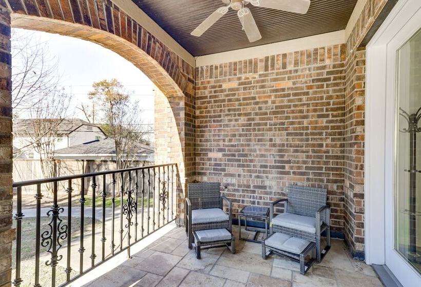 Spacious Houston Home ~ 12 Mi To Downtown!