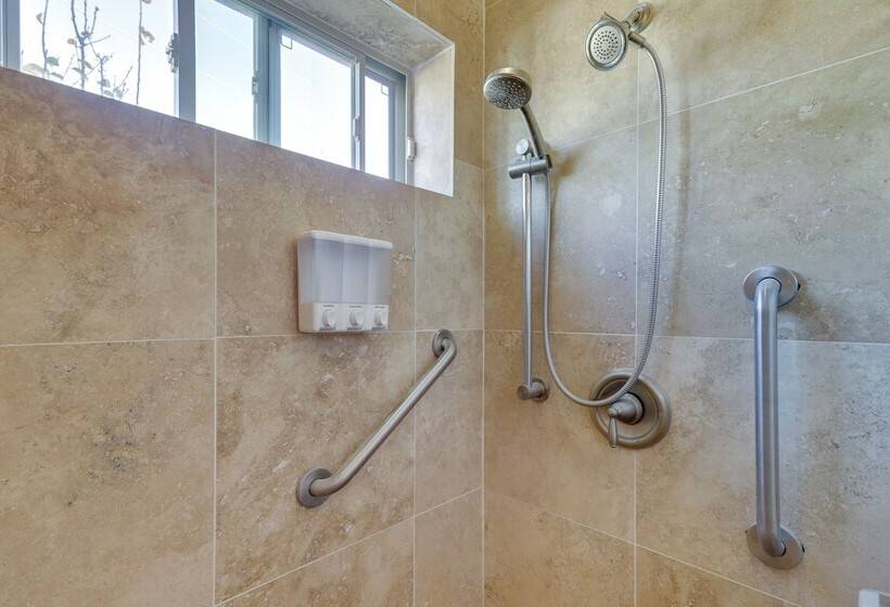 Spacious Houston Home ~ 12 Mi To Downtown!