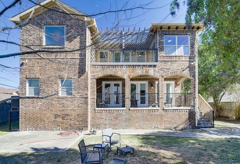 Spacious Houston Home ~ 12 Mi To Downtown!