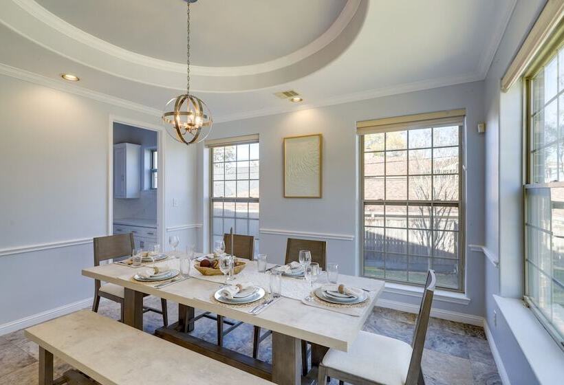 Spacious Houston Home ~ 12 Mi To Downtown!