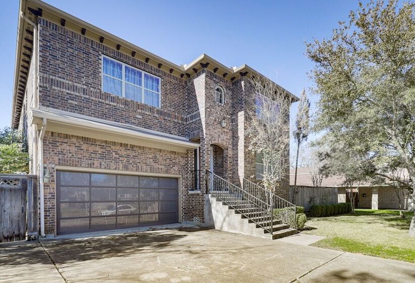 Spacious Houston Home ~ 12 Mi To Downtown!